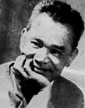 Nhà văn Nguyễn Công Hoan (1903 - 1977) đã đi trên con đường này chỉ với những bài phê bình.