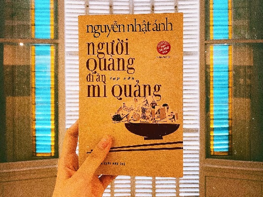 Người Quảng đi ăn mì Quảng – Con dế giang hồ đang nhớ quê FeaturedPic Nguoi Quang di an my quang Reviewsach.net