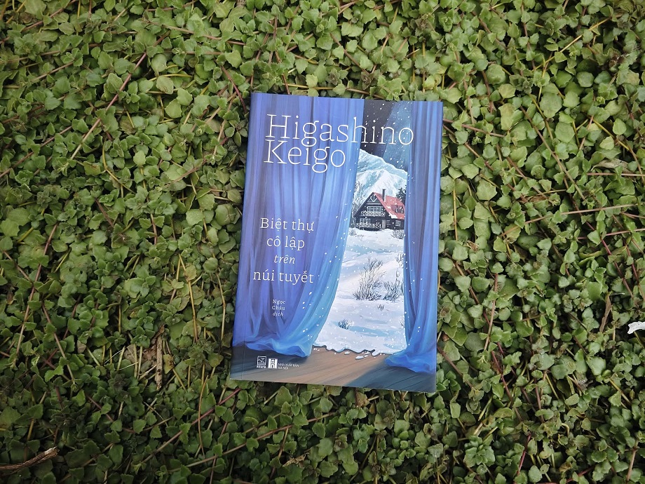 biệt thự cô lập trên núi tuyết