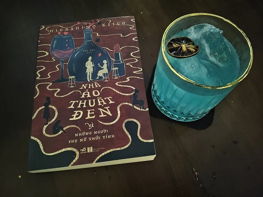 Nhà ảo thuật đen và những người phụ nữ thức tỉnh – Sau cánh cửa của một quán bar